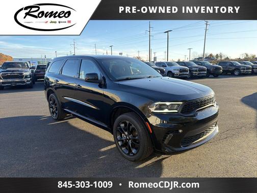 DB Black Crystal Clearcoat 2025 Dodge Durango GT AWD