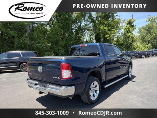 Patriot Blue Pearlcoat 2022 RAM 1500 Big Horn/Lone Star