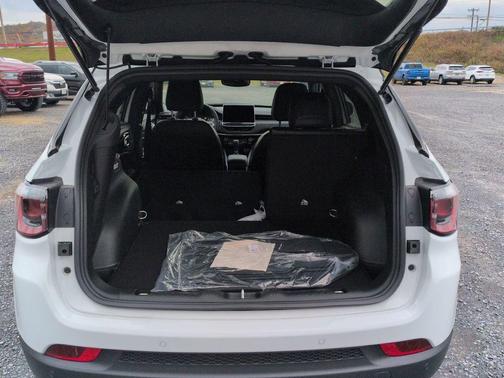 Bright White Clearcoat 2026 Jeep Compass Limited