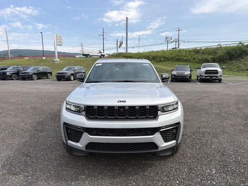 Silver Zynith 2026 Jeep Grand Cherokee L 85th Anniversary Edition 4x4