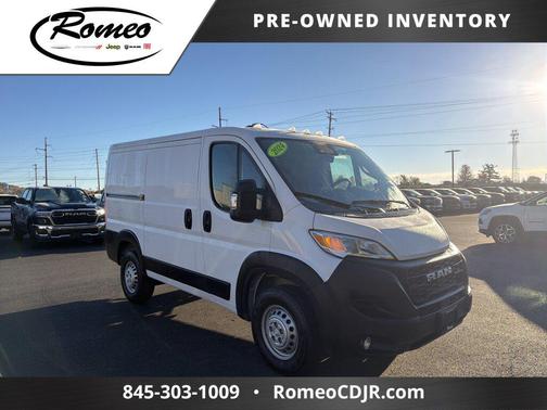 Bright White Clearcoat 2024 RAM ProMaster 1500 Low Roof