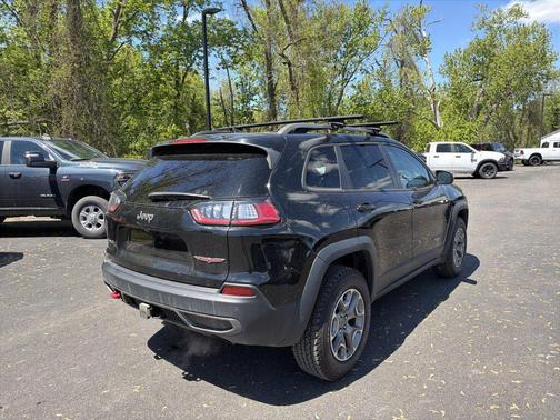 Diamond Black Crystal Pearlcoat 2021 Jeep Cherokee Trailhawk