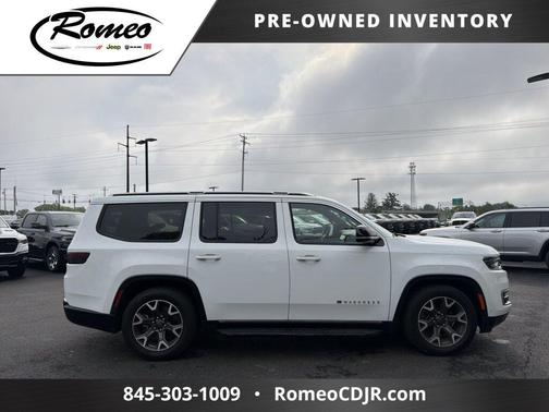 Bright White Clearcoat 2023 Jeep Wagoneer Series III 4x4