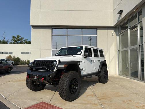Bright White Clearcoat 2026 Jeep Wrangler Willys