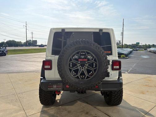 Bright White Clearcoat 2026 Jeep Wrangler Willys