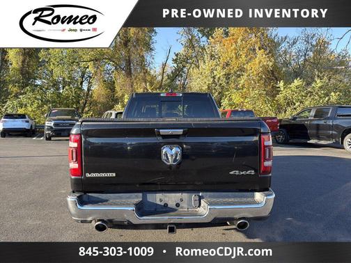 Diamond Black Crystal Pearlcoat 2019 RAM 1500 Laramie