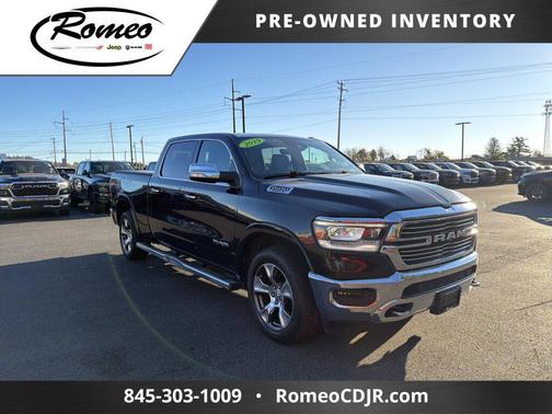 Diamond Black Crystal Pearlcoat 2019 RAM 1500 Laramie