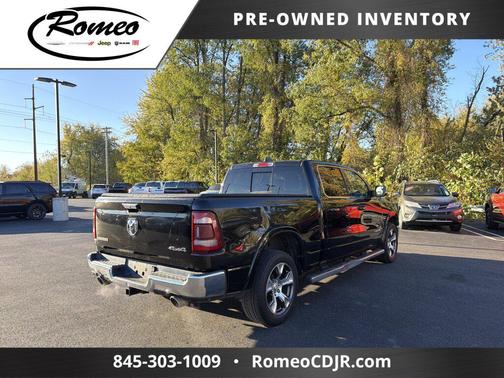 Diamond Black Crystal Pearlcoat 2019 RAM 1500 Laramie