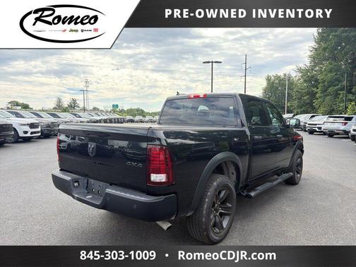 Diamond Black Crystal Pearlcoat 2022 RAM 1500 Classic Warlock Crew Cab 4x4 5'7' Box