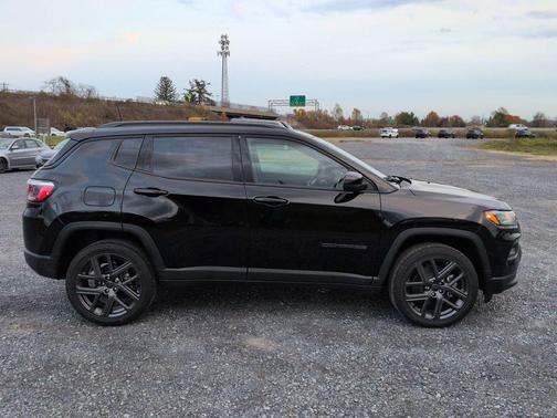 Diamond Black Crystal Pearlcoat 2026 Jeep Compass Limited