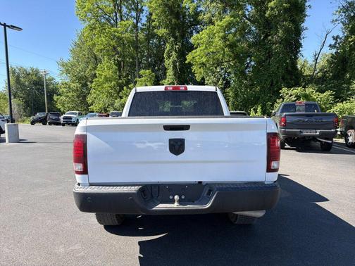 Bright White Clearcoat 2022 RAM 1500 Classic Warlock Crew Cab 4x4 5'7' Box