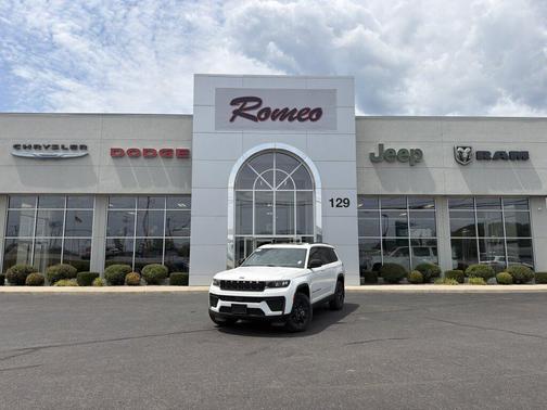 Bright White Clearcoat 2026 Jeep Grand Cherokee L Altitude