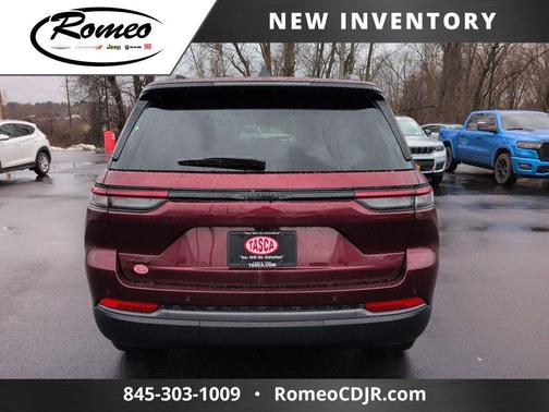 Velvet Red Pearlcoat 2026 Jeep Grand Cherokee Altitude