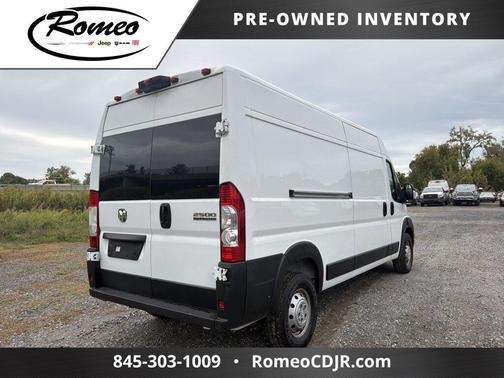 Bright White Clearcoat 2023 RAM ProMaster 2500 High Roof