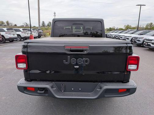 Black Clearcoat 2026 Jeep Gladiator Sport S