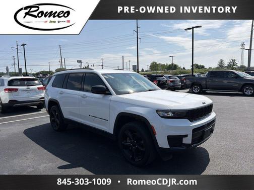 Bright White Clearcoat 2023 Jeep Grand Cherokee L Altitude