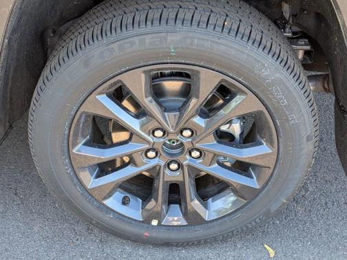 Baltic Gray Metallic Clearcoat 2026 Jeep Grand Cherokee L Limited