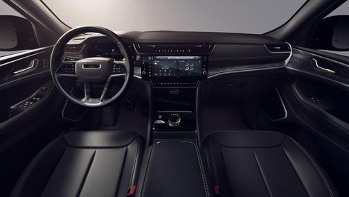 Silver Zynith 2026 Jeep Grand Cherokee
