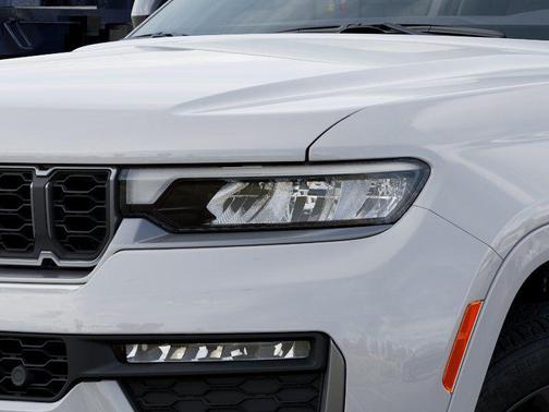 Silver Zynith 2026 Jeep Grand Cherokee
