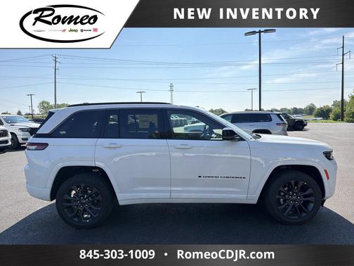 Bright White Clearcoat 2026 Jeep Grand Cherokee Limited
