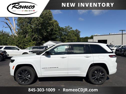 Bright White Clearcoat 2026 Jeep Grand Cherokee Limited