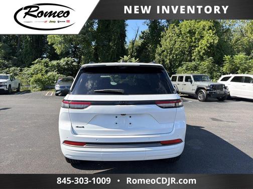 Bright White Clearcoat 2026 Jeep Grand Cherokee Limited