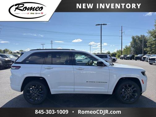 Bright White Clearcoat 2026 Jeep Grand Cherokee Limited