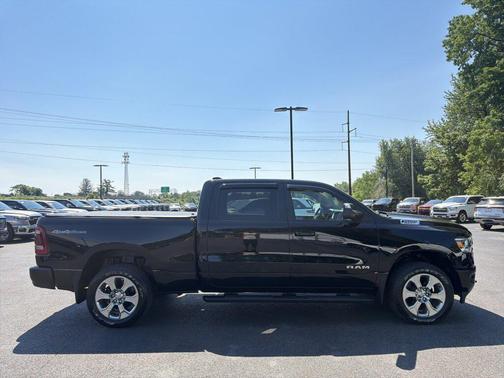 Diamond Black Crystal Pearlcoat 2020 RAM 1500 Big Horn/Lone Star
