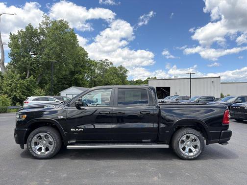 Diamond Black Crystal Pearlcoat 2026 RAM 1500 Big Horn/Lone Star