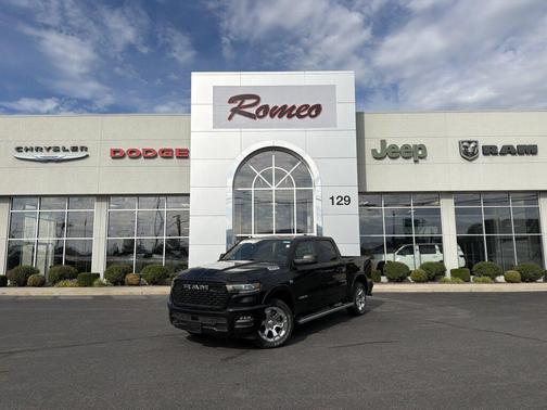 Diamond Black Crystal Pearlcoat 2026 RAM 1500 Big Horn/Lone Star