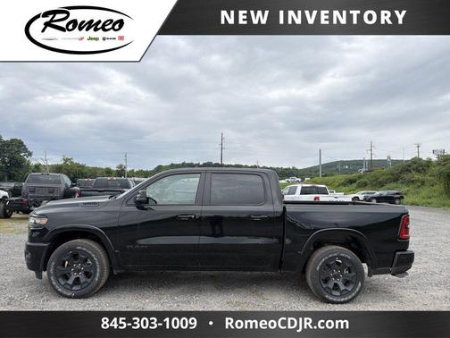 Diamond Black Crystal Pearlcoat 2026 RAM 1500 Big Horn/Lone Star
