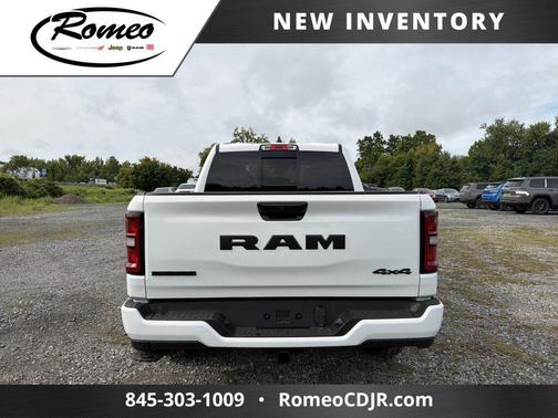 Bright White Clearcoat 2026 RAM 1500 Big Horn/Lone Star