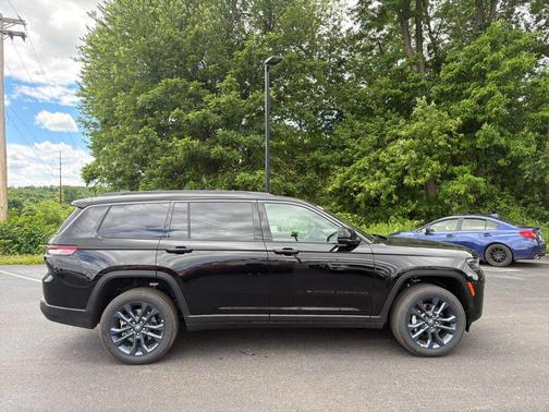 Diamond Black Crystal Pearlcoat 2026 Jeep Grand Cherokee L 85th Anniversary Edition 4x4