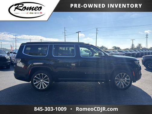Diamond Black Crystal Pearlcoat 2023 Jeep Grand Wagoneer 4x4