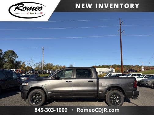 Granite Crystal Metallic Clearcoat 2027 RAM 1500 Big Horn/Lone Star