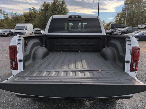 Bright White Clearcoat 2026 RAM 2500 Laramie Crew Cab 4x4 6'4' Box