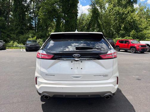 White Platinum Clearcoat Metallic 2019 Ford Edge Titanium