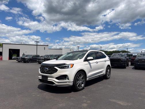 White Platinum Clearcoat Metallic 2019 Ford Edge Titanium