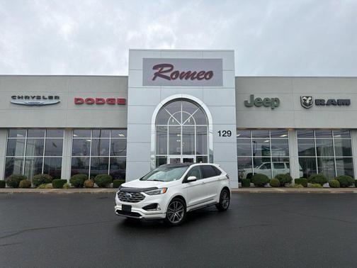 White Platinum Clearcoat Metallic 2019 Ford Edge Titanium