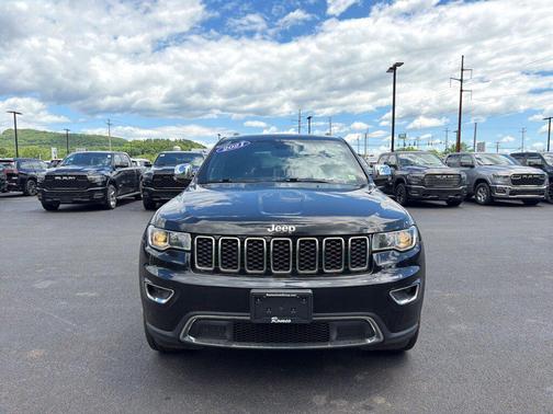 Diamond Black Crystal Pearlcoat 2021 Jeep Grand Cherokee Limited