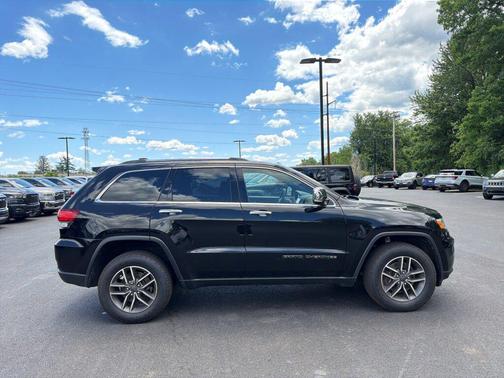 Diamond Black Crystal Pearlcoat 2021 Jeep Grand Cherokee Limited