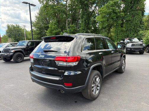 Diamond Black Crystal Pearlcoat 2021 Jeep Grand Cherokee Limited