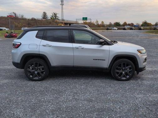 Silver Zynith Metallic Clearcoat 2026 Jeep Compass Limited