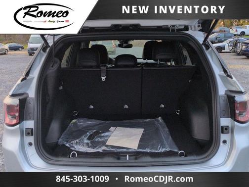 Silver Zynith Metallic Clearcoat 2026 Jeep Compass Limited