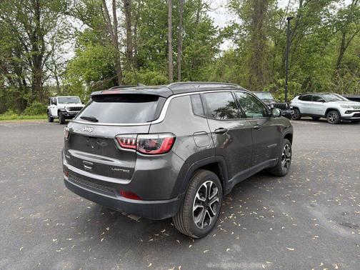 Granite Crystal Metallic Clearcoat 2022 Jeep Compass Limited