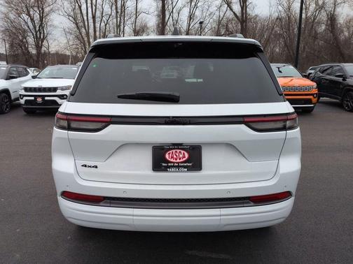 Bright White Clearcoat 2026 Jeep Grand Cherokee Limited