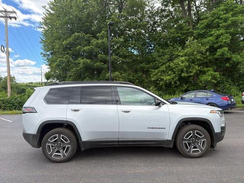 Silver Zynith Clearcoat 2026 Jeep Cherokee Limited