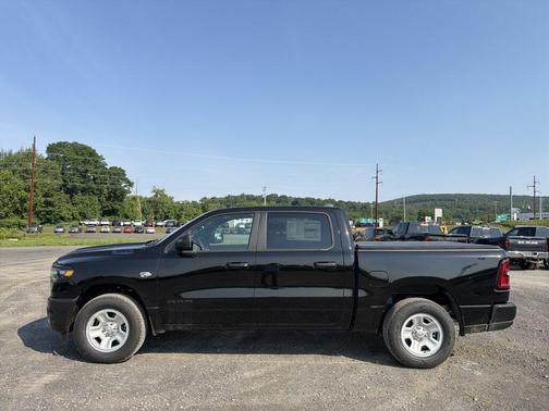 Diamond Black Crystal Pearlcoat 2026 RAM 1500 Tradesman