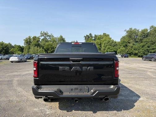 Diamond Black Crystal Pearlcoat 2026 RAM 1500 Tradesman