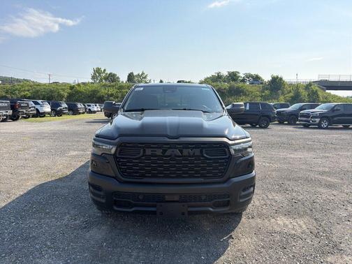 Diamond Black Crystal Pearlcoat 2026 RAM 1500 Tradesman